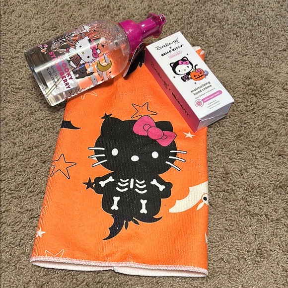 Hello Kitty bundle - Picture 1 of 5